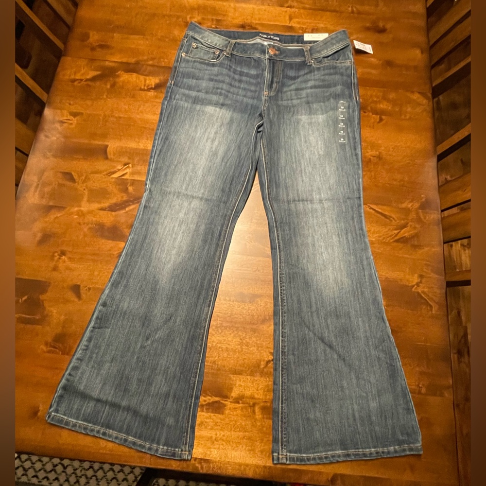 NWT Maurice’s Flare Jeans Size 16